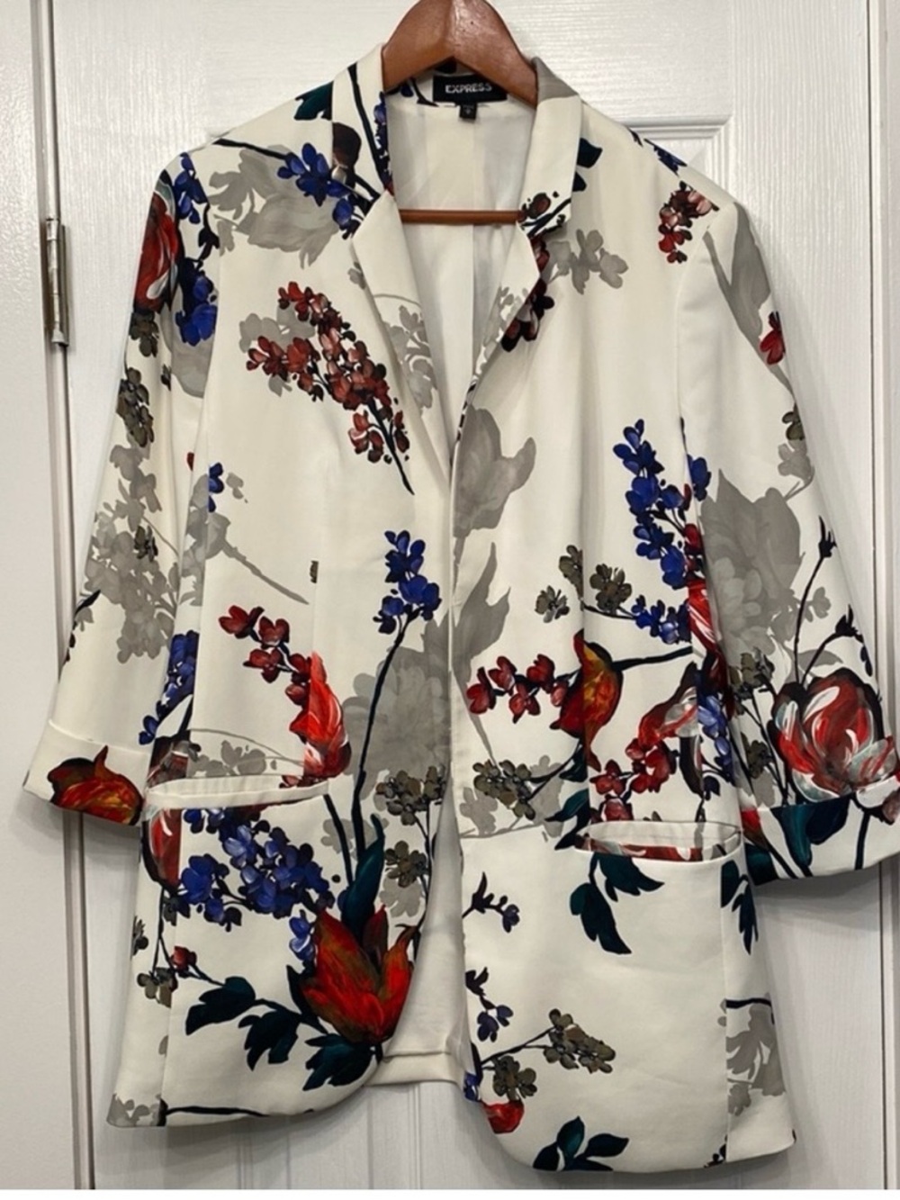 Express Women's Cream Floral Blazer Jacket